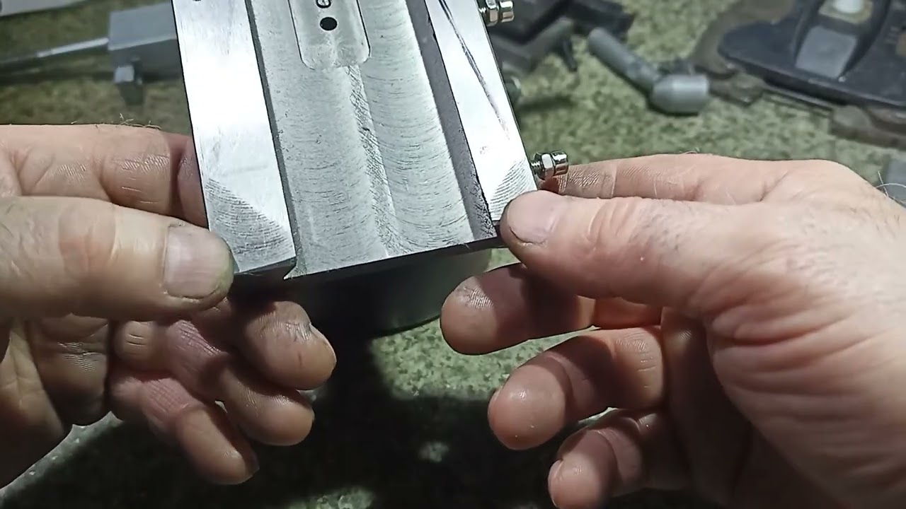 Вдосконалення системи змазки 9craft 210E усунення люфтів ручок просування.
