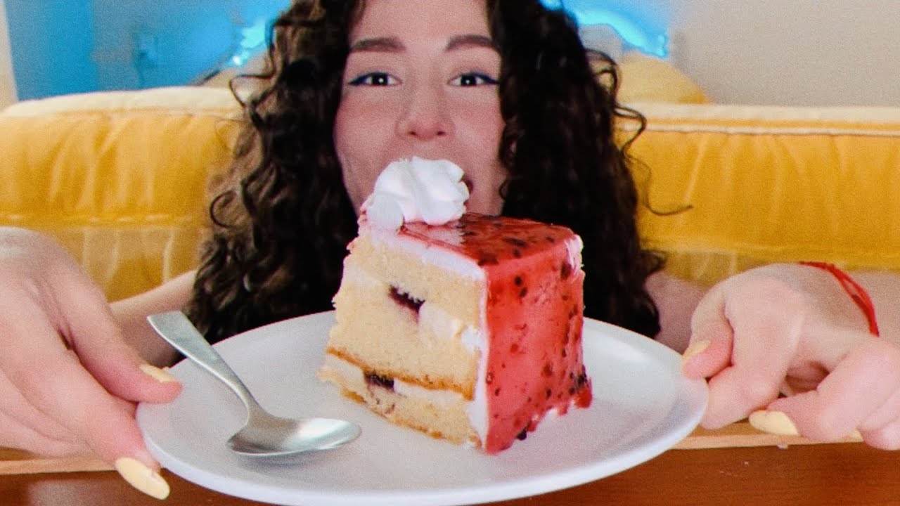 ASMR comiendo pastel 🍰 #storytime peor *amiga* en la universidad