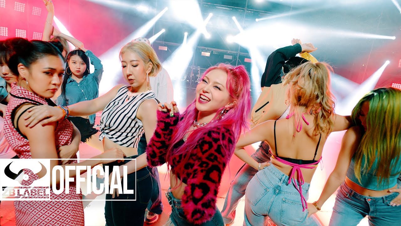 AleXa (알렉사) – "Xtra" (Performance Ver)