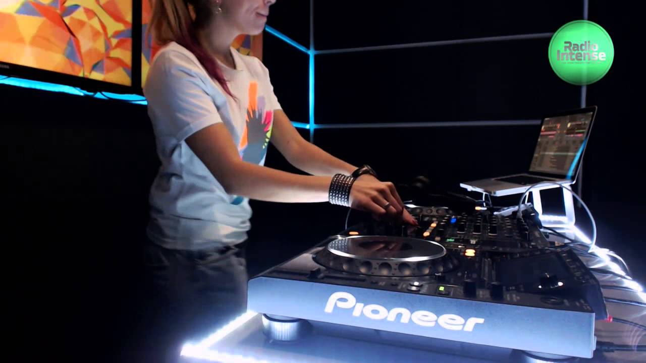 Live @ Radio Intense 31.10.2013 - Sonya (Playstation 014)