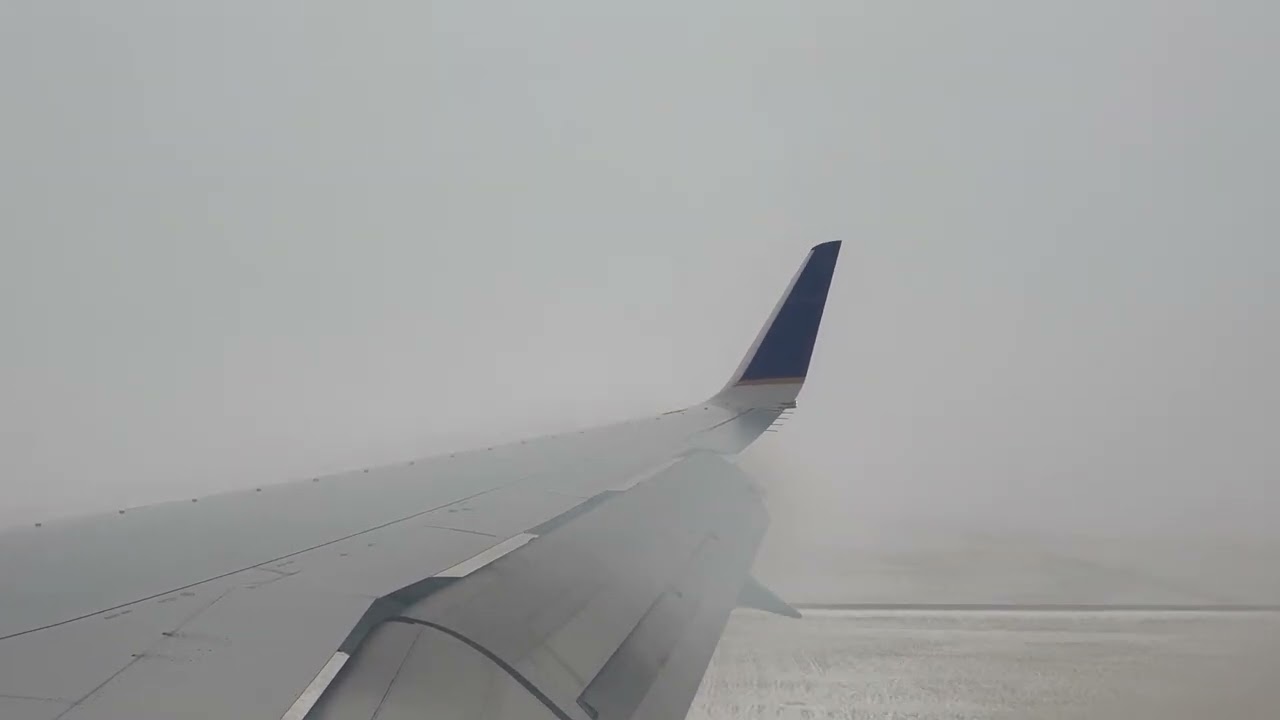 Denver SNOWY 757-300 Landing | UAL 1362 | KSFO - KDEN