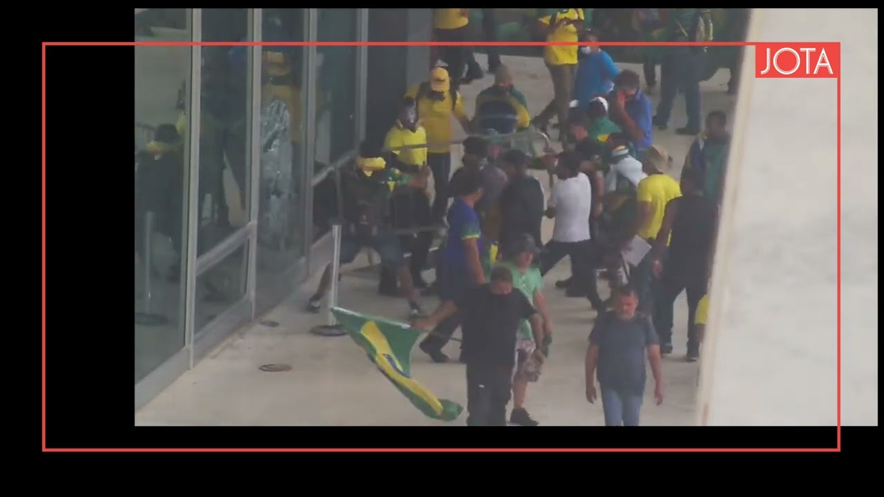 Imagens de c&acirc;meras do circuito interno mostram a invas&atilde;o e a destrui&ccedil;&atilde;o do STF