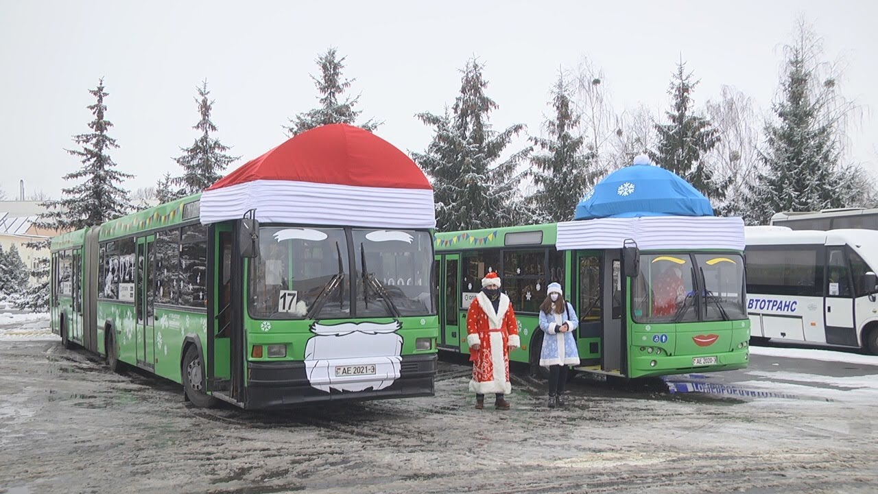На 17-й маршрут вышли новогодние автобусы
