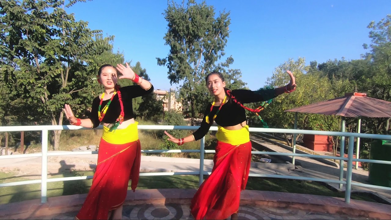 Dashain Aayo || दशैं आयो || MUGLAN Cover Dance Video By URMILA AND SEEMA