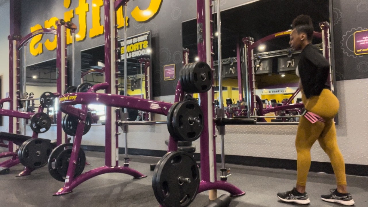 Build big juicy glutes and legs!!! Using all planet fitness equipment beginner friendly :) #fyp