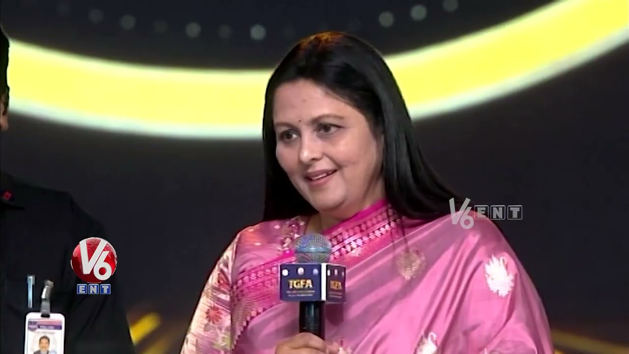 Jayasudha Received Akkineni Nageswara Rao Award | Gaddar Film Awards | TGFA 2026 | V6 ENT