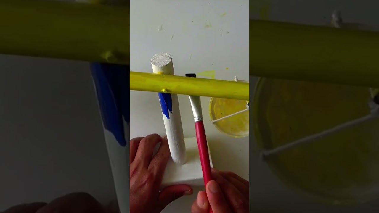 C&oacute;mo hacer Balanza escolar con reciclaje # proyectos caseros # shorts ⚖️ SUSCR&Iacute;BETE!!