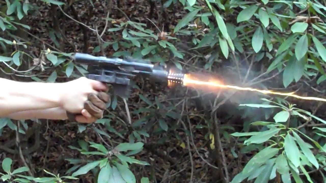 DL-44 Unboxing and Live Fire of plasma bolts, real Han Solo Blaster, ANH Star Wars, C96 Mauser