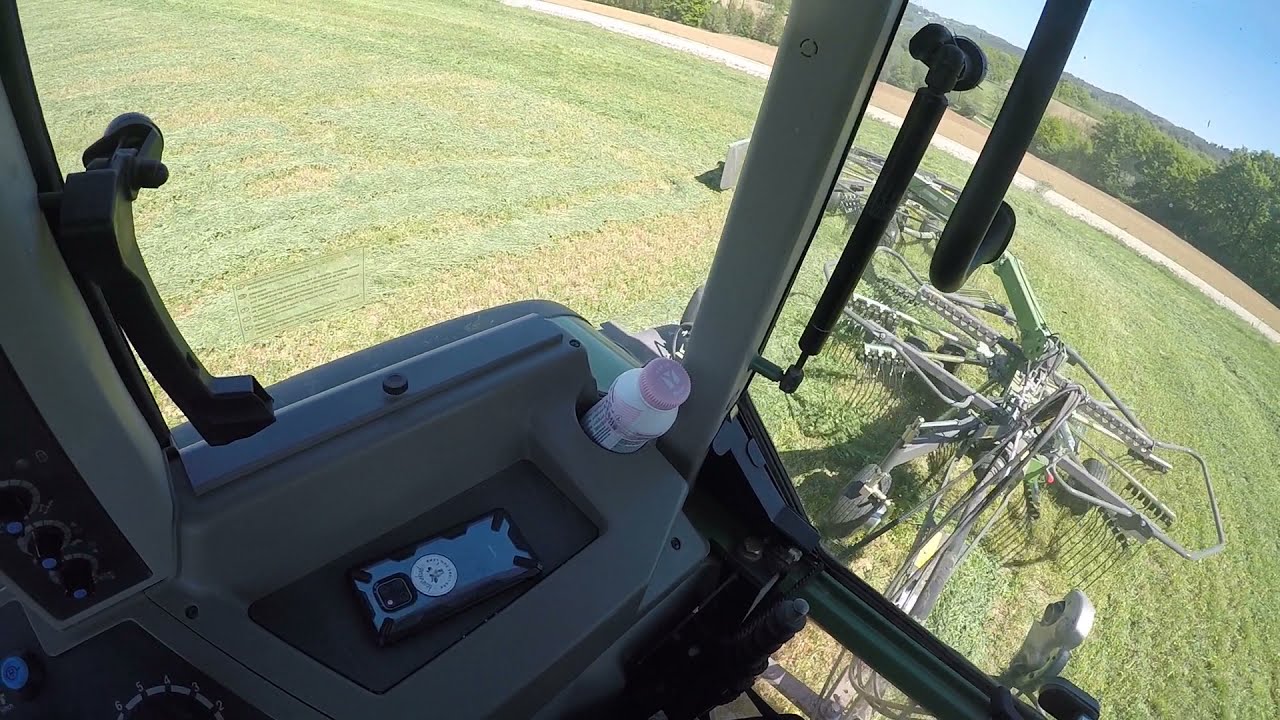 Cabview | Luzerne schwaden mit Fendt 309 Vario und Fendt Former