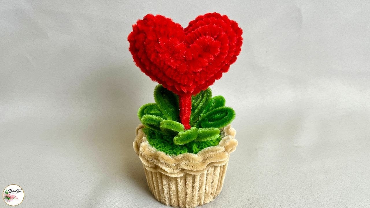 💓How to make a beautiful love heart plant pot for Valentine's Day using Pipe Cleaner | Fuzzy Wire 💓