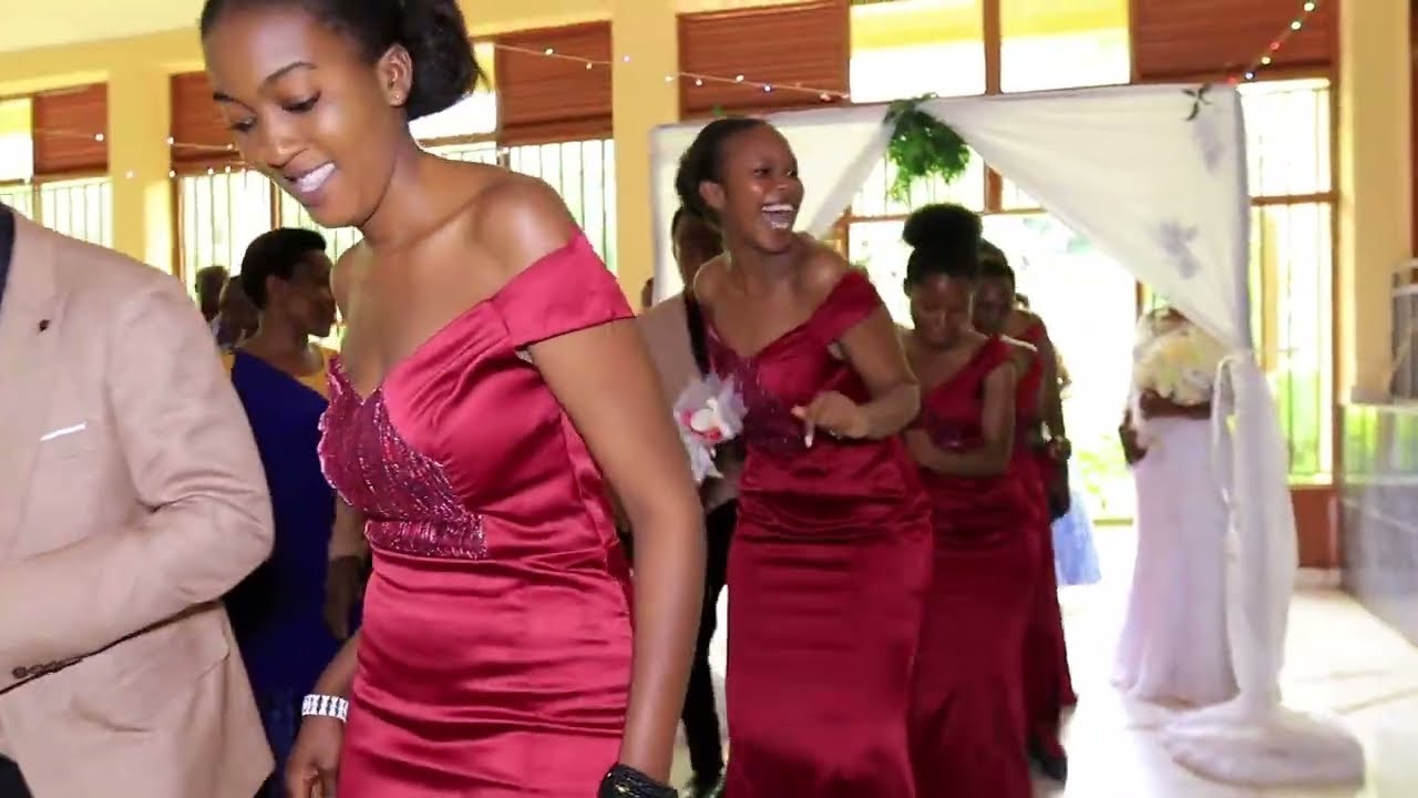 IMIBYINIRE Y'ABASORE N'INKUMI BAMBARIYE ABAGENI