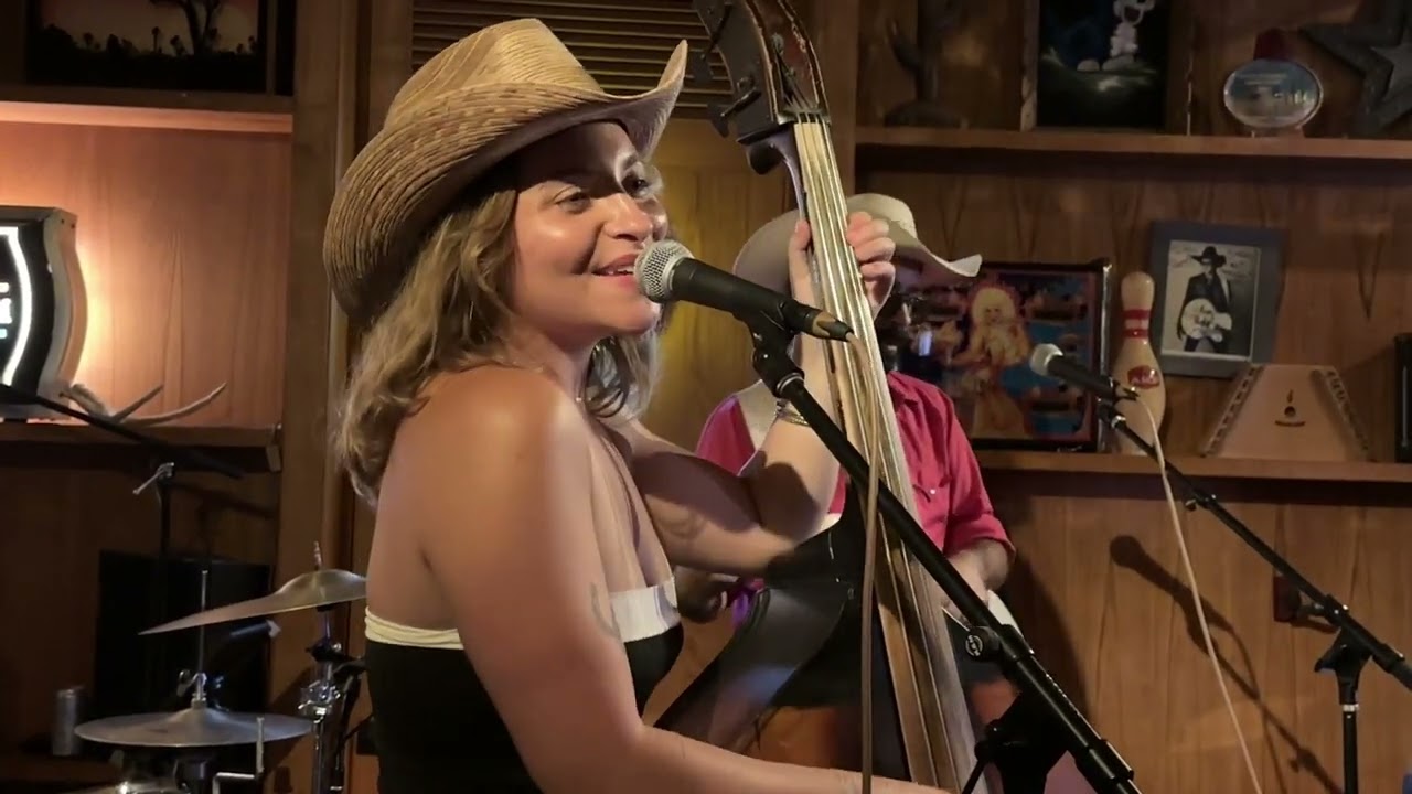 Sienna George – “Bronco” (Live at the Y’all Star Revue | July 17, 2025 | Desert 5 Spot, Los Angeles)