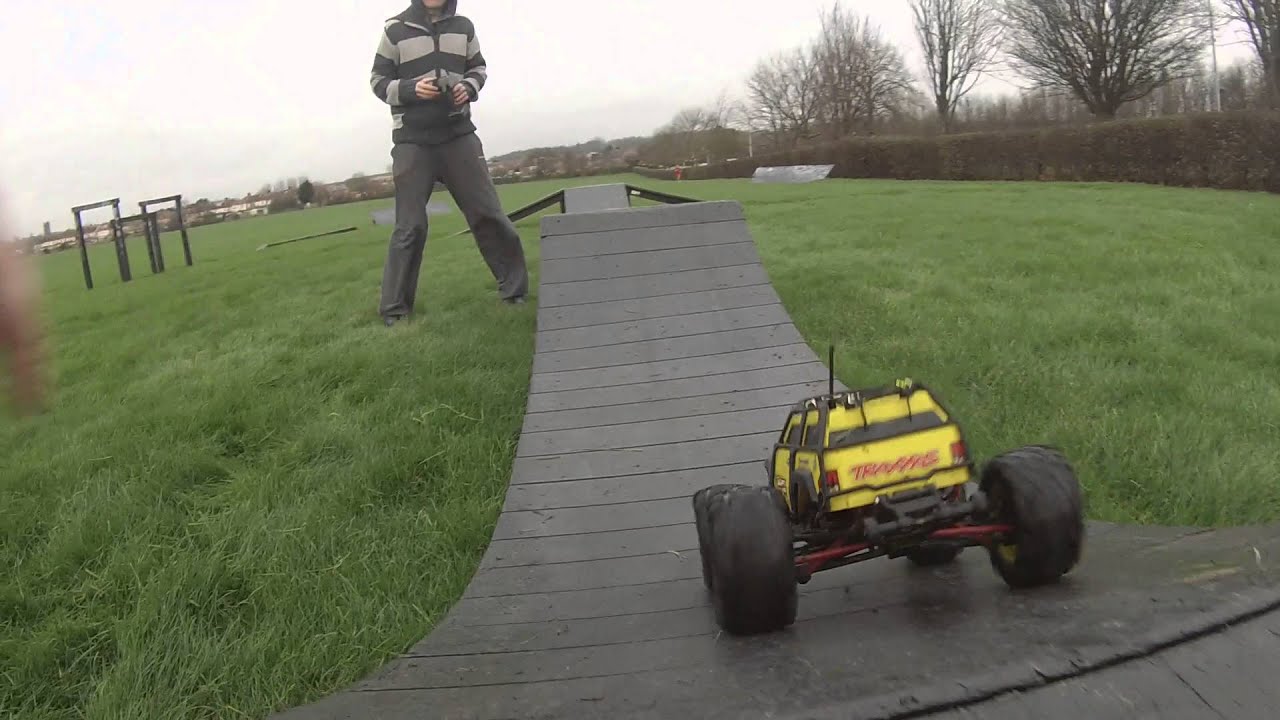 HPI BAJA VS YAMA BUGGY AND SUMMIT