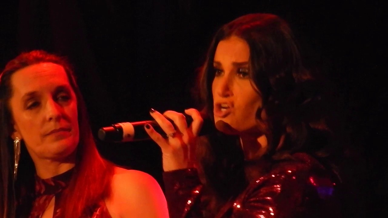 Idina Menzel & Julia Murney at A Broaderway Karaoke Benefit 5/1/17 (closer view)