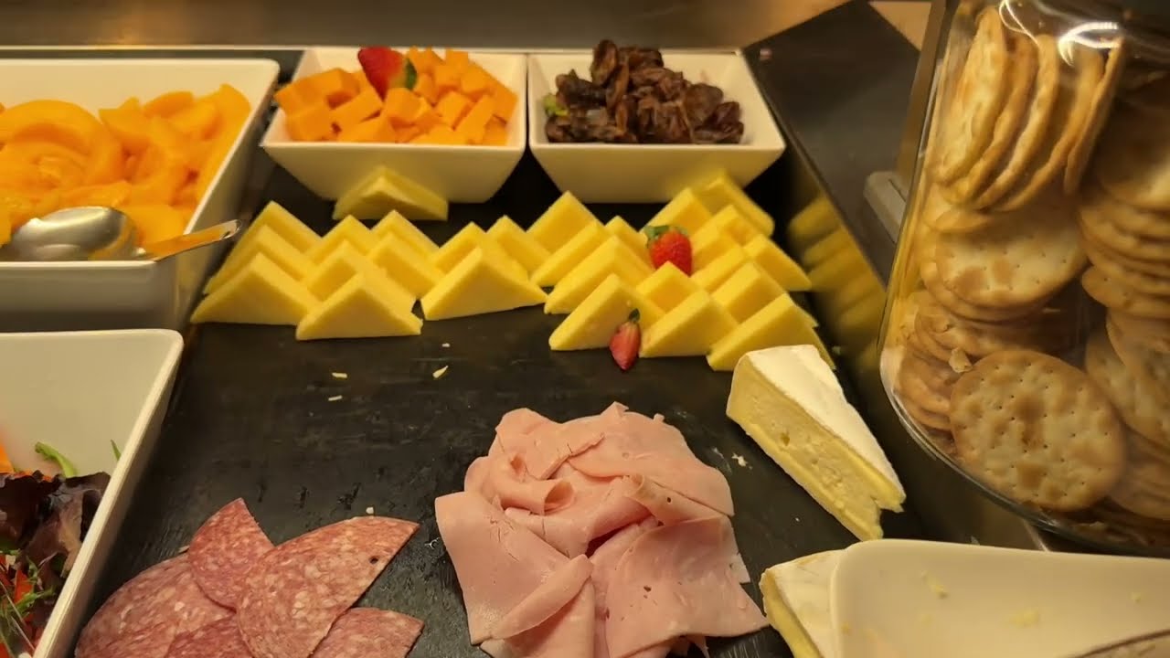 The Centurion Lounge Sydney: Amex Platinum Card Access & Full Tour! [2025 Review]