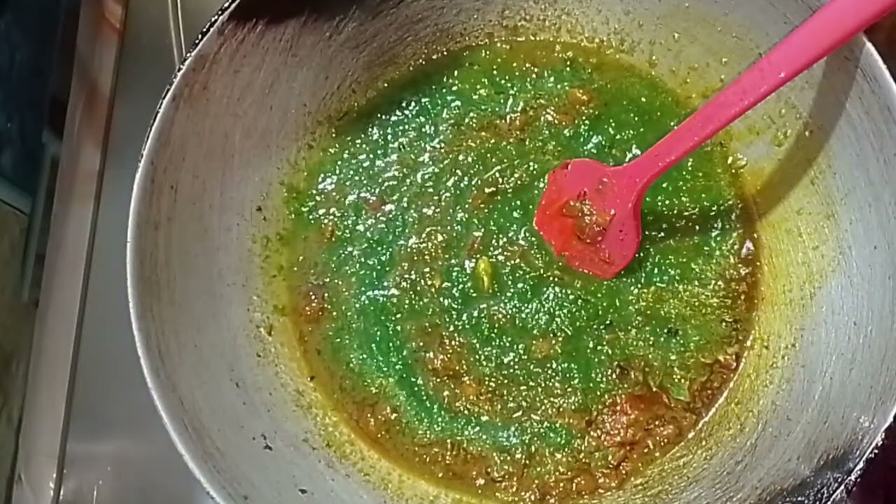 Palak paneer#easy process se banaaiye palak paneer@lahsun tadka ke sath palak paneer#tasty yummy 😋😋😋