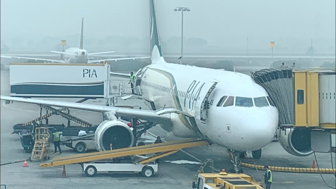 🇵🇰 IS PIA DYING? | PIA LAHORE TO KARACHI | LHE - KHI | PK305 | A320 | AP-BLS