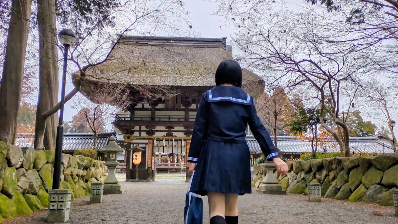セーラー服で神社散歩