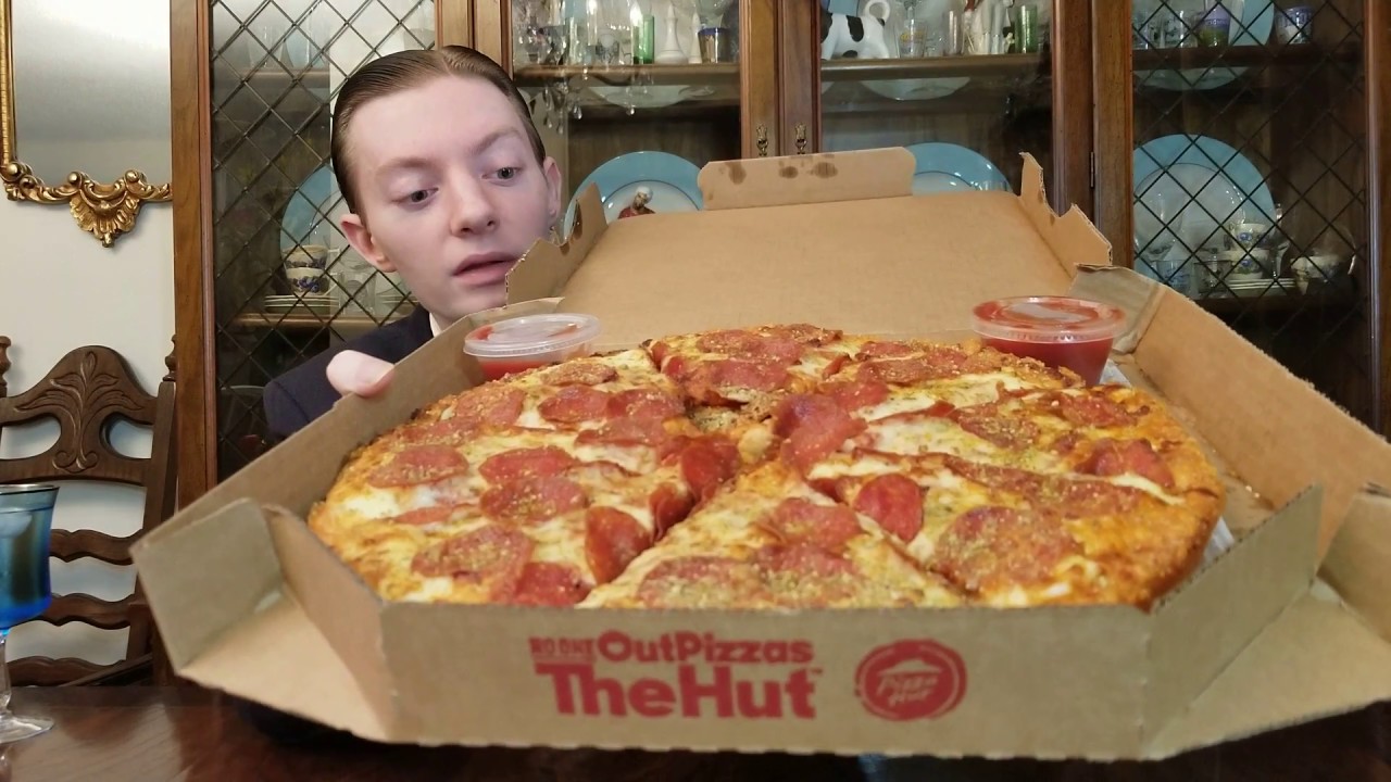 How Cheesy Is Pizza Hut's Double Cheesy Crust Pizza?