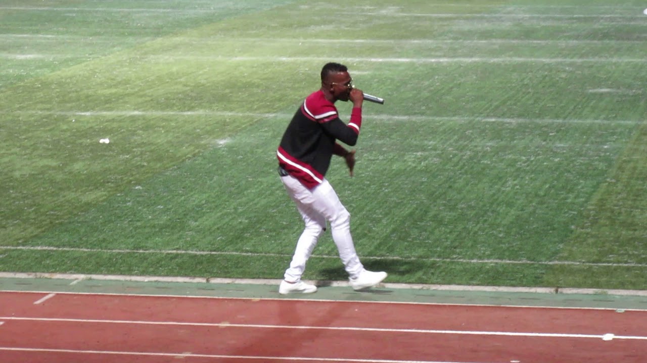 SULTAN KING ONTHE STAGE TUKUMBUKE KIDOGO AMANI (KWENYE NAGE