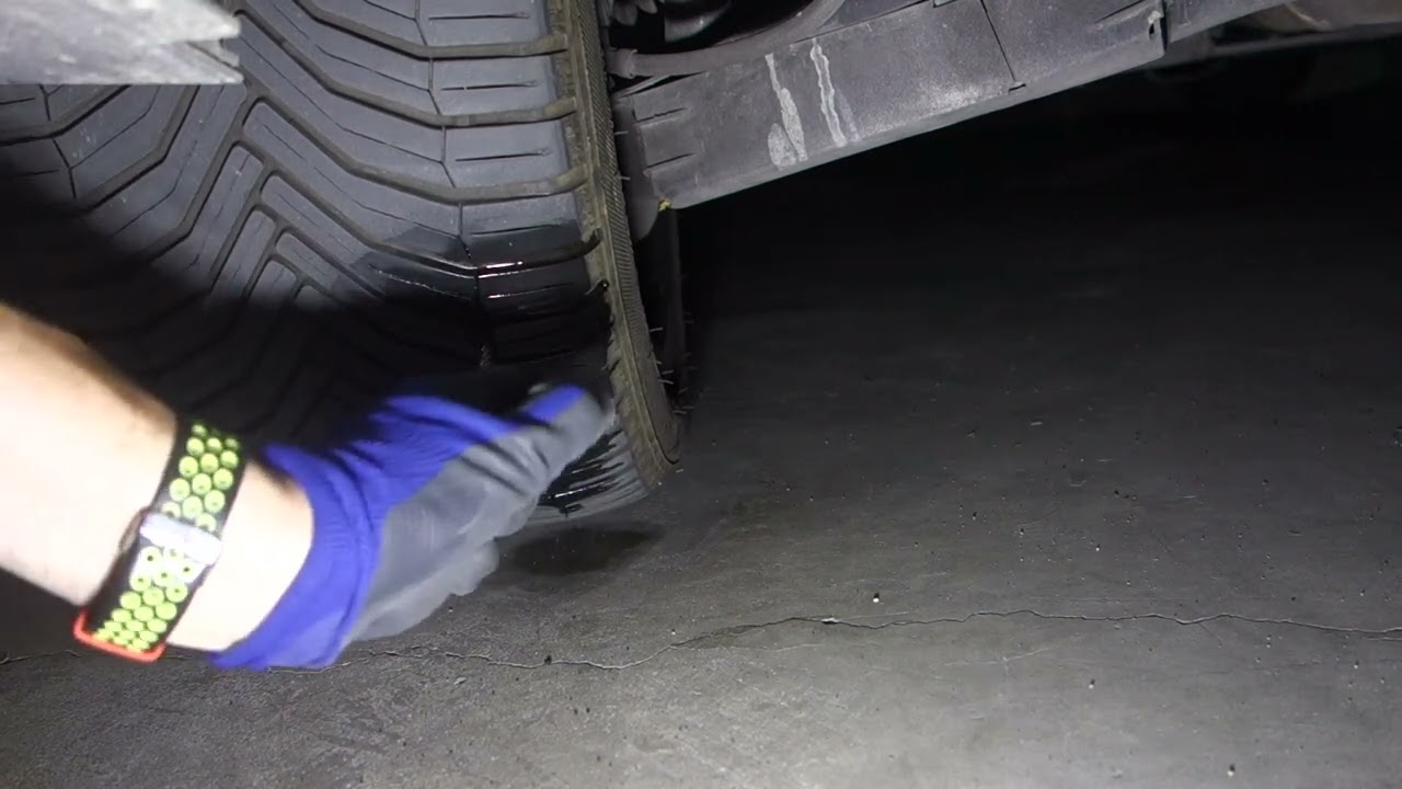 Como reparar fácilmente un pinchazo de un neumático de auto con mechas