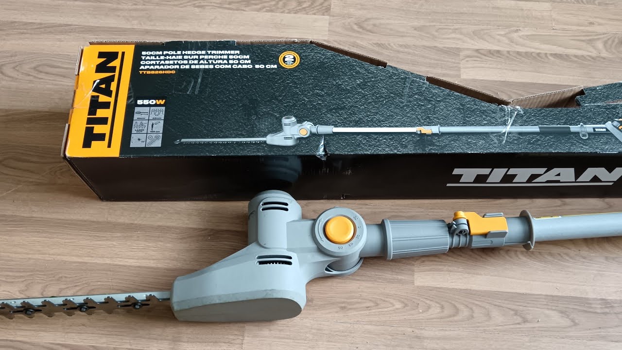 Screwfix.. Titan extendable hedge trimmer first impression