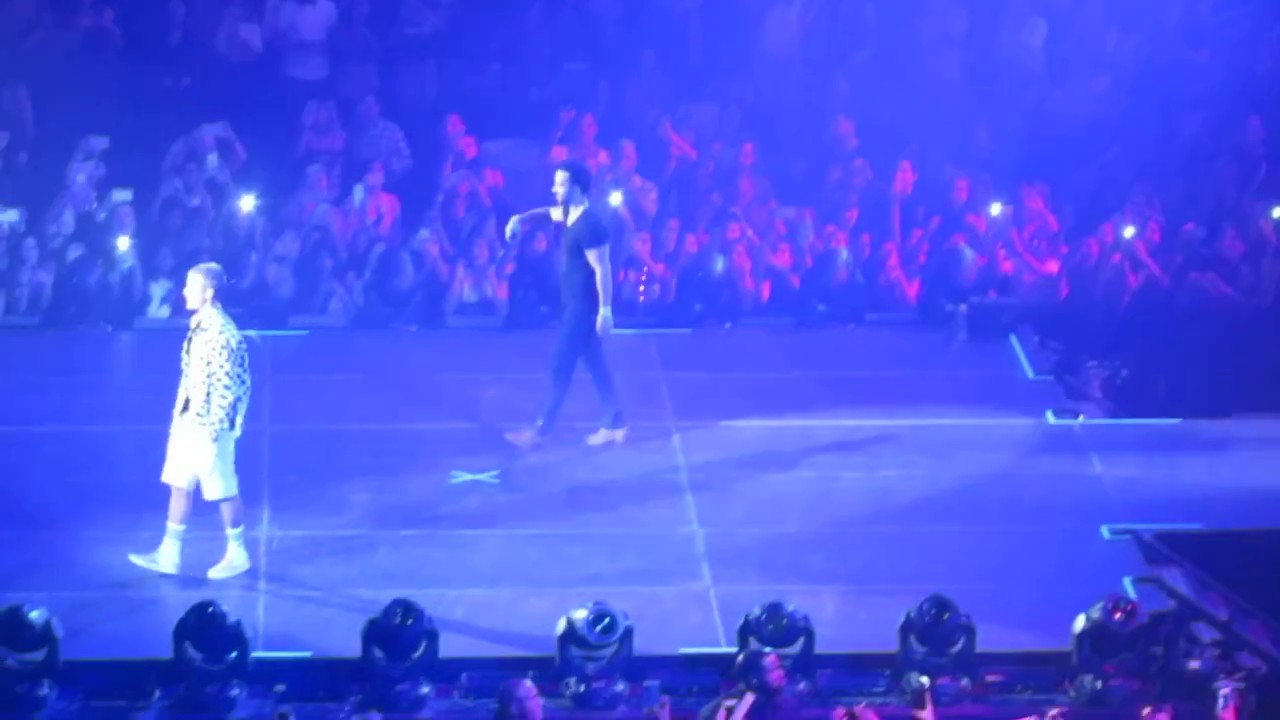 Despacito Remix- Justin Bieber and Luis Fonsi (live) Purpose Tour Puerto Rico
