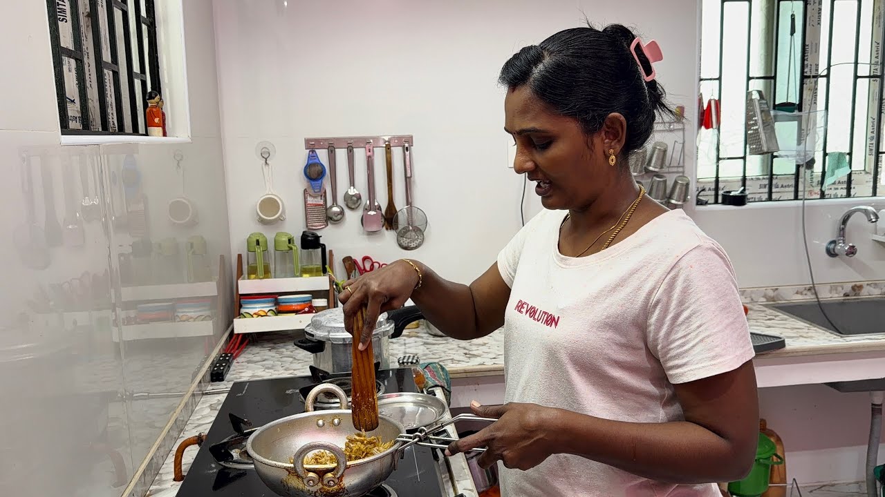நாலு நாள் அடுப்பு பத்த வைக்கல நெத்திலி வறுவல் தயிர் சோறு 