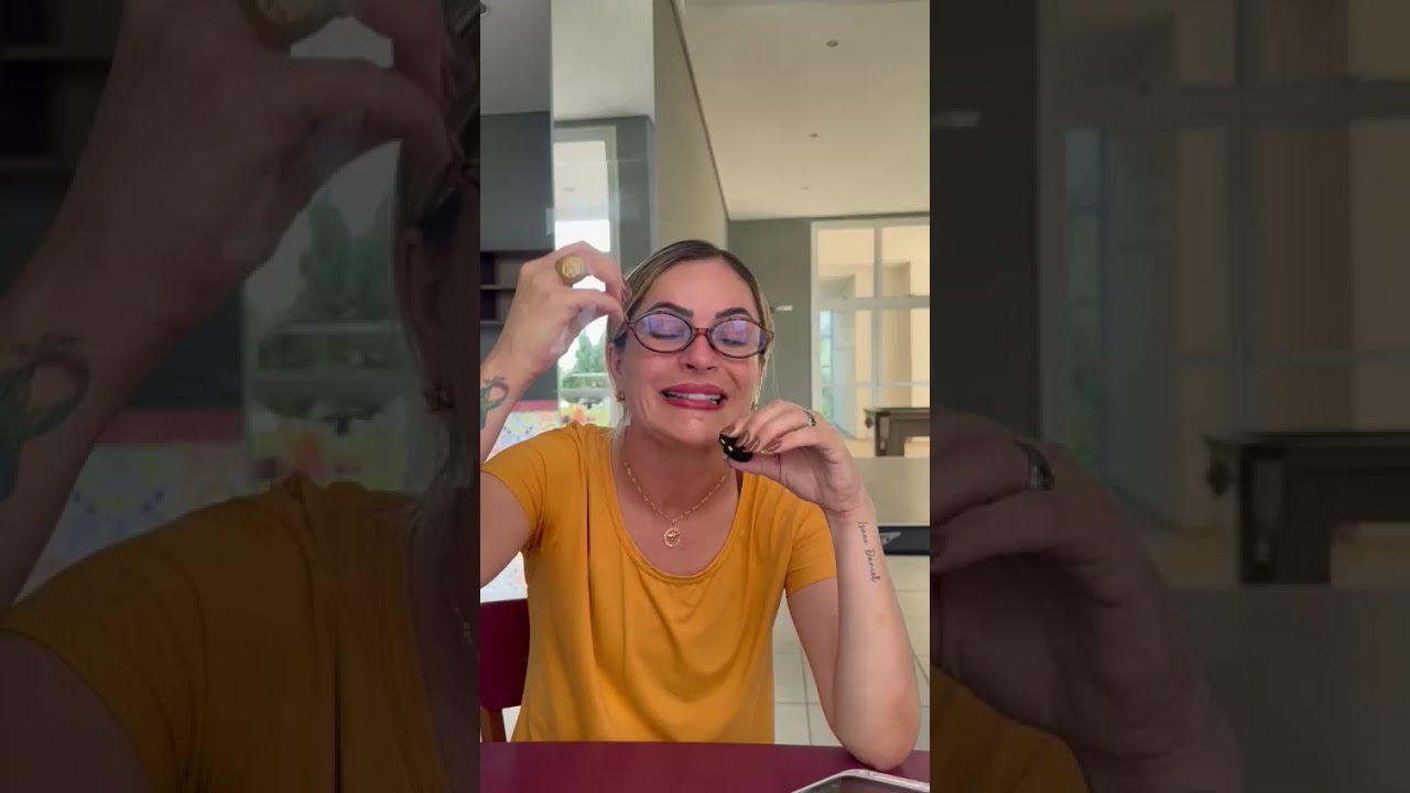 Alguém mencionou um teu nome e uma roda de fofoca 