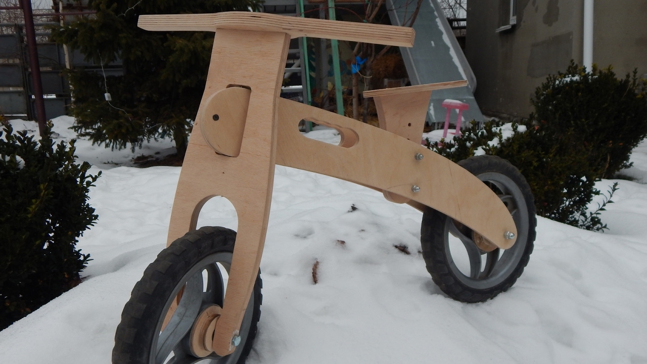 Balance bicycle assembly. DIY.