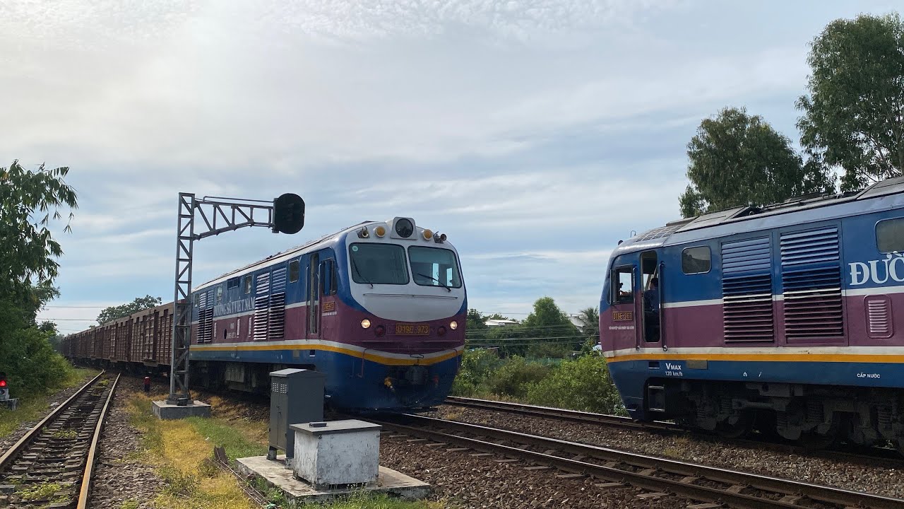 Những 3 chuyến tàu về 1 tàu khách và tàu hàng trong ngày (5/10/2025)