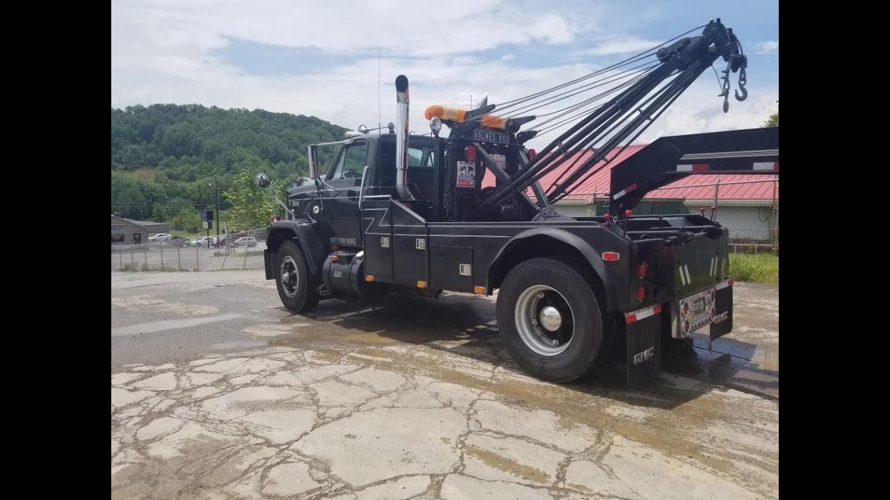 Hearing that Detroit scream/ 1979 Gmc Brigadier with a 6-71 Detroit Diesel