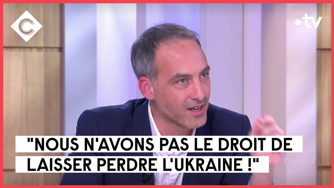 Guerre en Ukraine : l'Occident est concerné - Raphaël Glucksmann - C à Vous - 16/05/2023