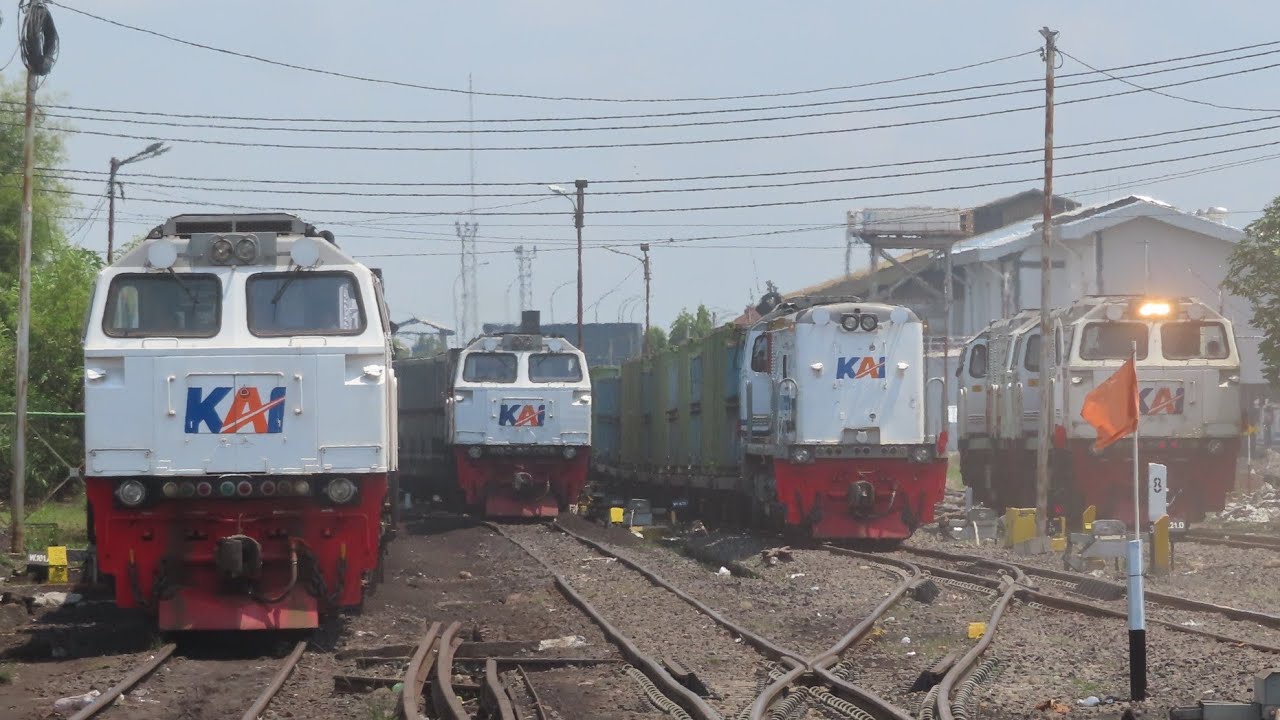 Kumpulan Kereta Api dan Lokomotif Di Stasiun Kertapati Palembang : Ada CC 201, CC202, CC204 & CC206