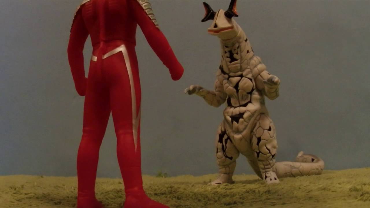 Short Kaiju Battle: Ultraseven VS Eleking