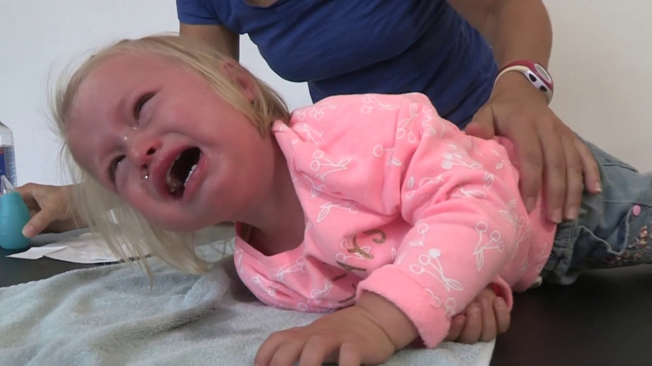 nettoyage du nez chez un enfant de moins de  18 mois