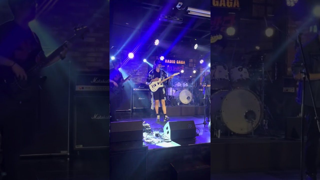 Sweet child o mine izzy(2nd guitar) cover + stroking with clean