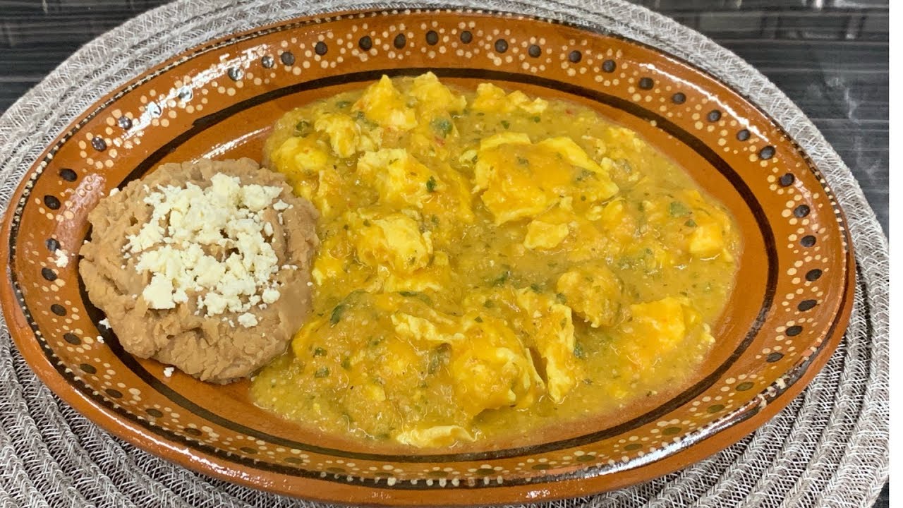 Huevos al Albañil En Salsa Verde