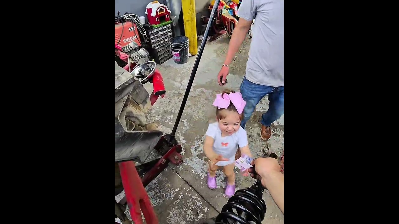 Cómo cambiar o remplazar amortiguador delantero de Can am Maverick R 2025