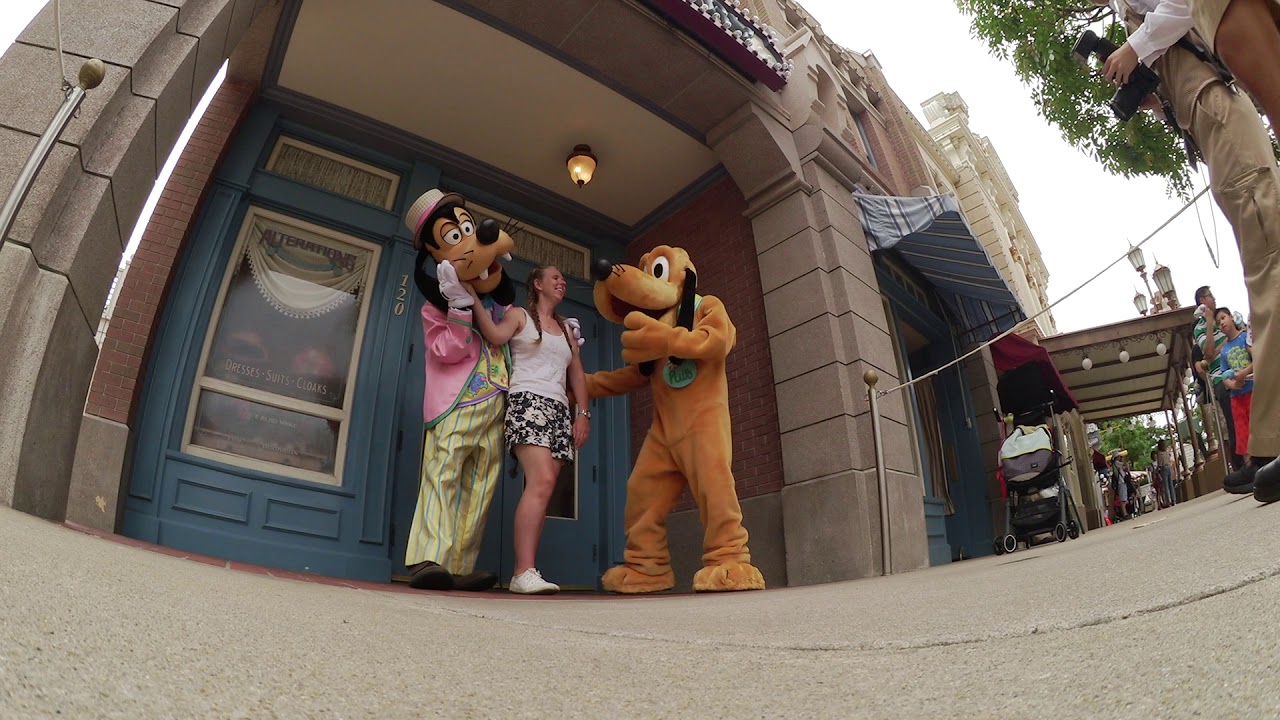 HKDL Summer 2018 final day Pluto and Goofy