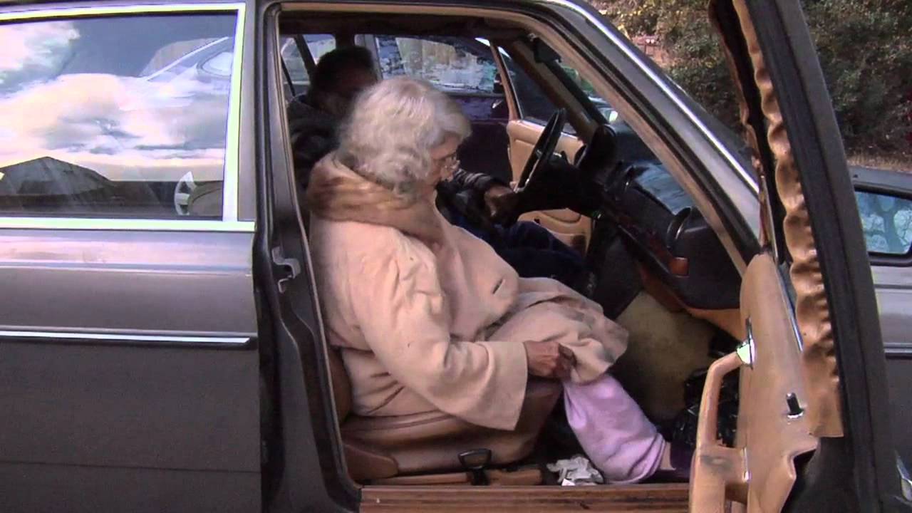 Senior couple live in car for weeks before finding home
