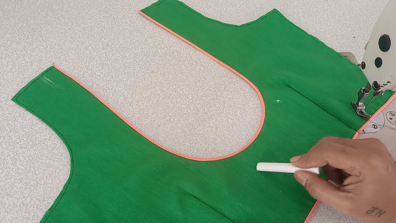 round neck easy designer blouse || simple and easy blouse back neck design cutting and stitching