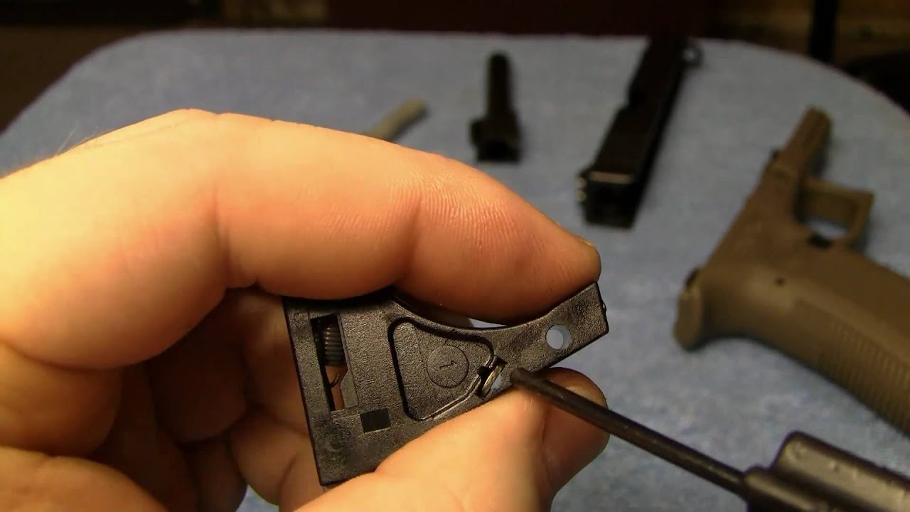 Детальная разборка и сборка Glock (в HD-качестве)