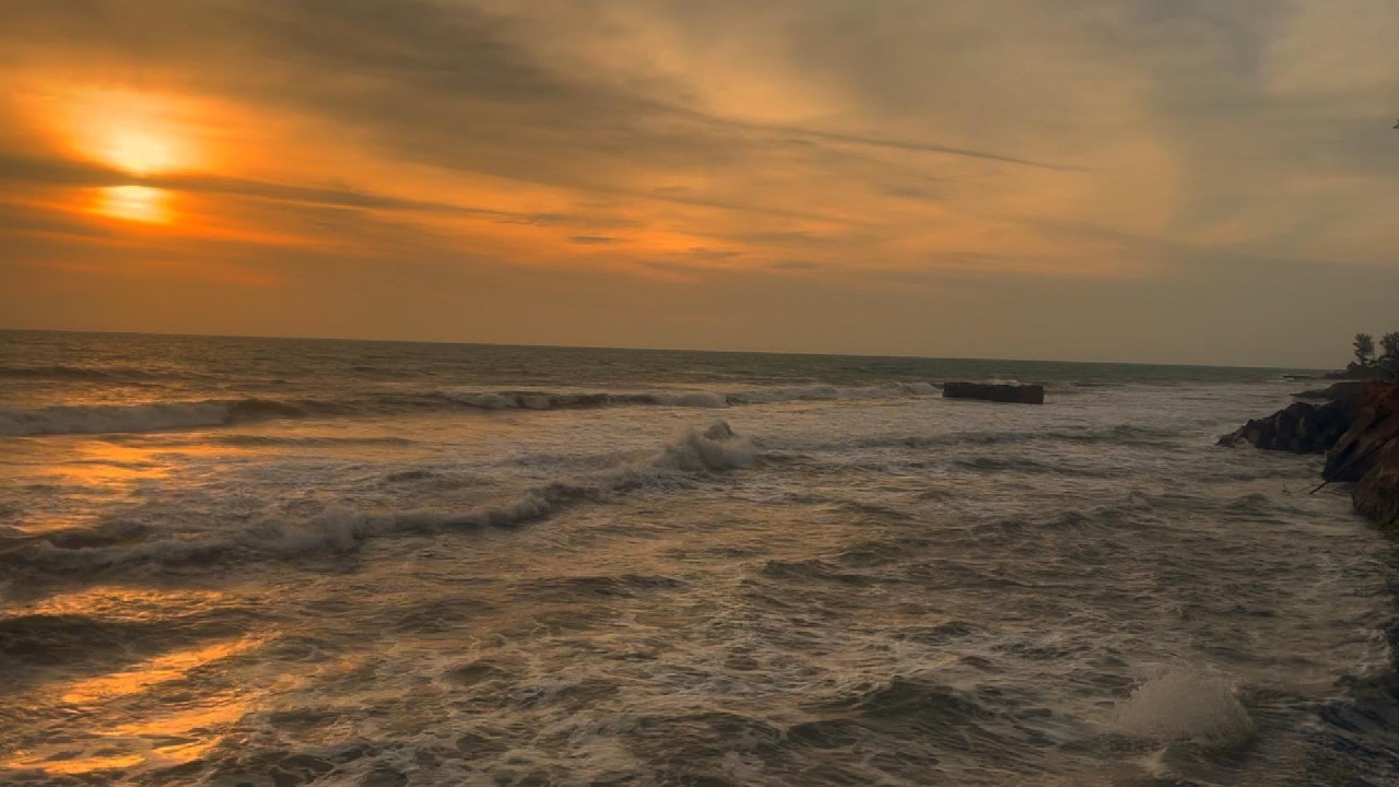 🔶 Ocean Sunset Glow 11Hrs Gentle Ocean Waves & Seagulls Sounds for Deep Sleep and Relaxation 🌊🌊🌊