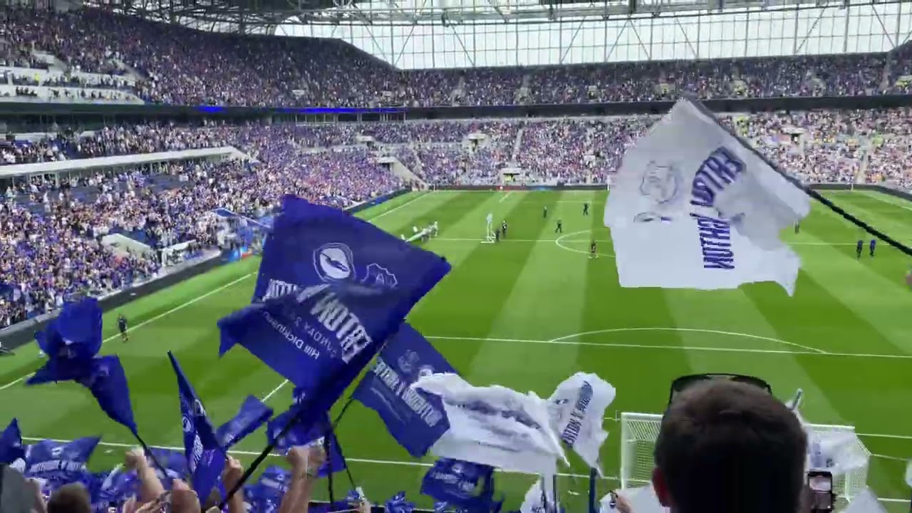 The First Ever Premier League Match at The Hill-Dickinson Stadium. Z Cars Everton vs Brighton