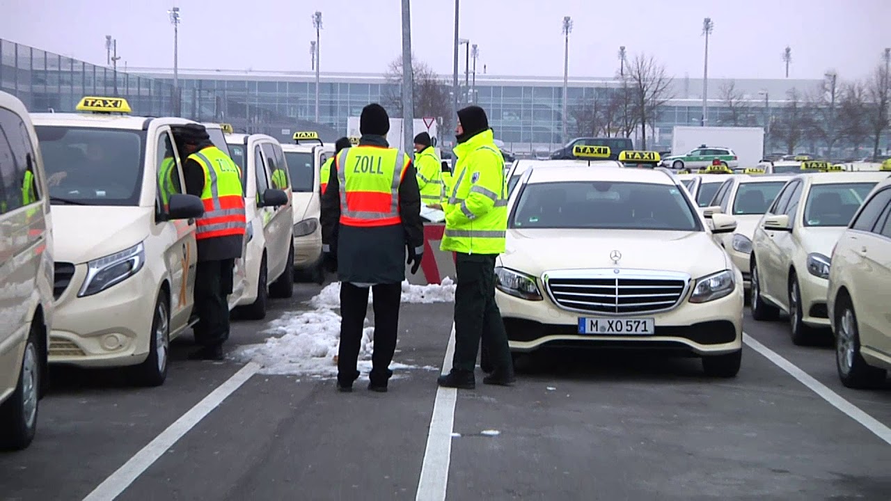 Razzia: So kontrolliert der Zoll hunderte Taxifahrer