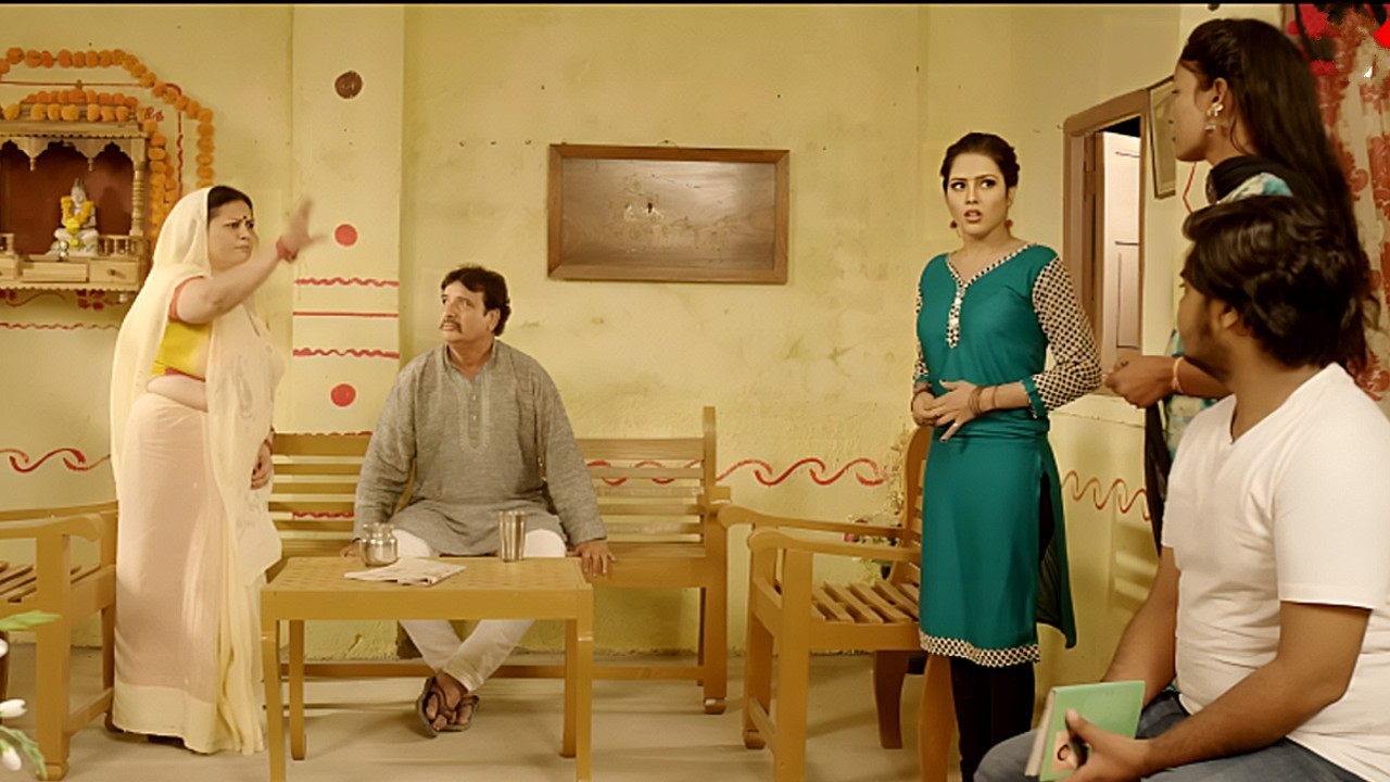 तेरी मनहूष शकल ले कर यहाँ से निकल जा और फिर कभी इस घर में नहीं इस घर के आस पास भी नज़र आना