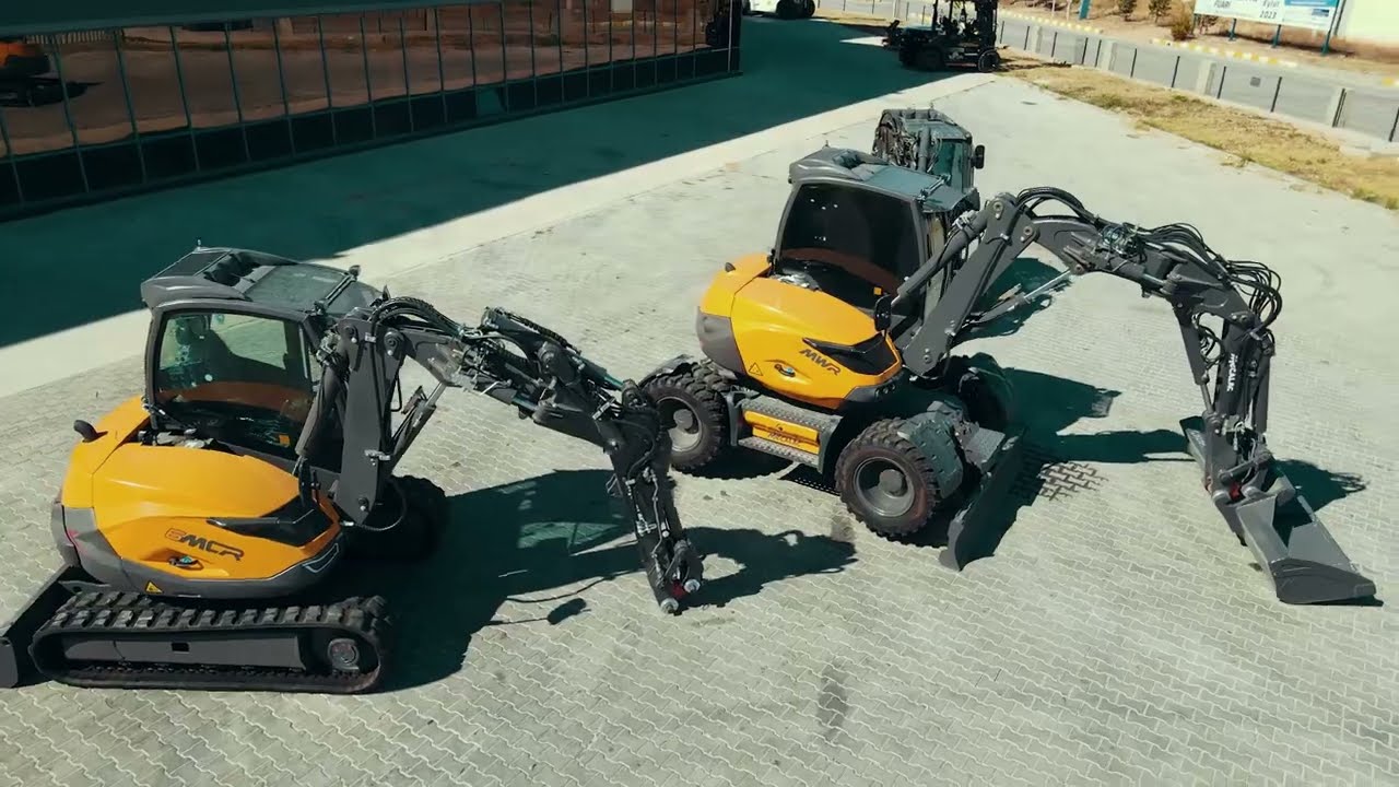 MECALAC 9MWR Lastikli & 6MCR Paletli Ekskavatör Müşteri Teslimatı