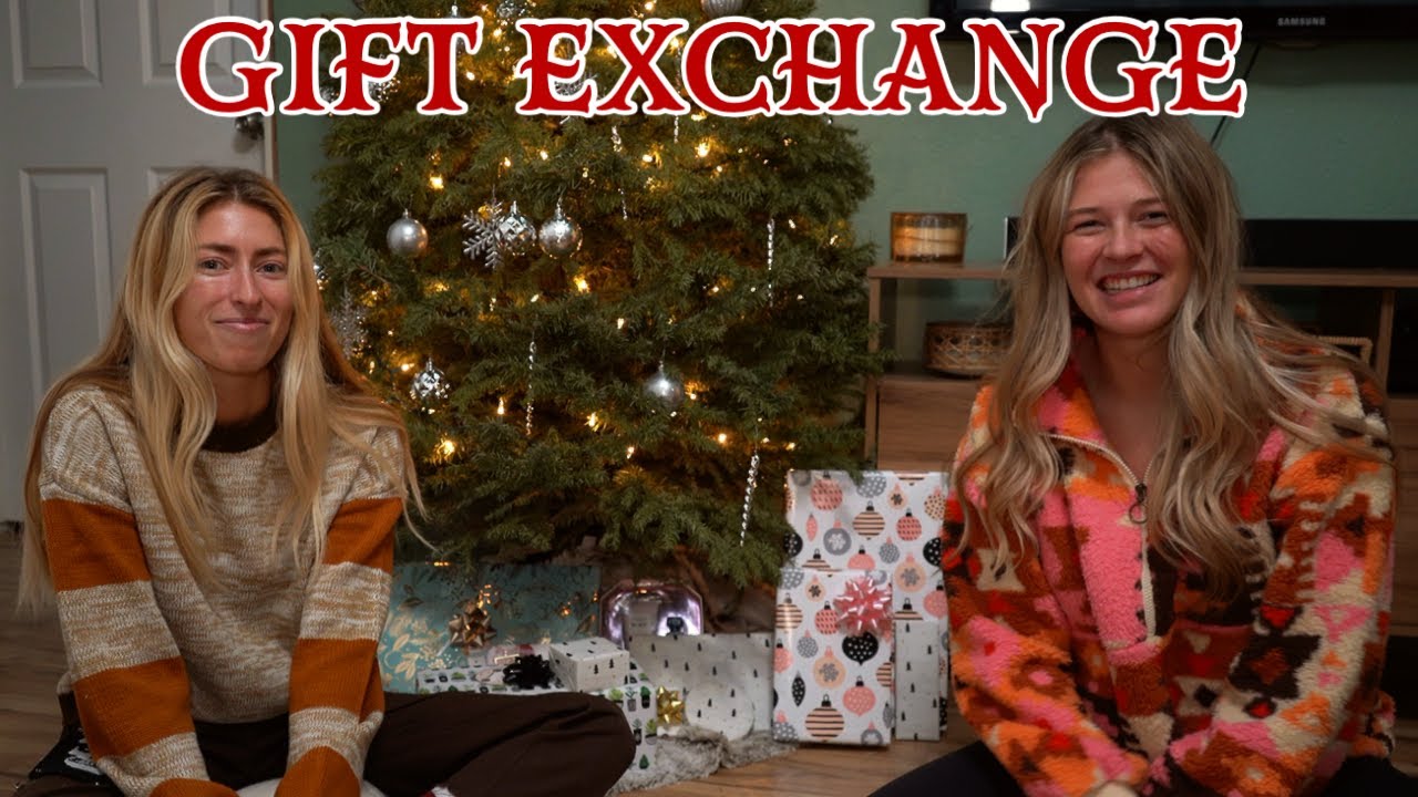BEST FRIENDS CHRISTMAS GIFT OPENING! *SHOCKING*
