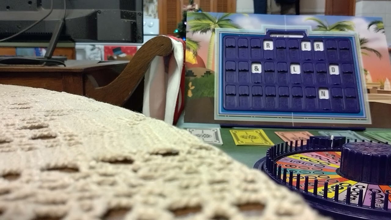 Настольная игра «Колесо фортуны» 2-го издания Deluxe, выпущенная в 2009 году.